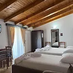 Garden Villa Veli