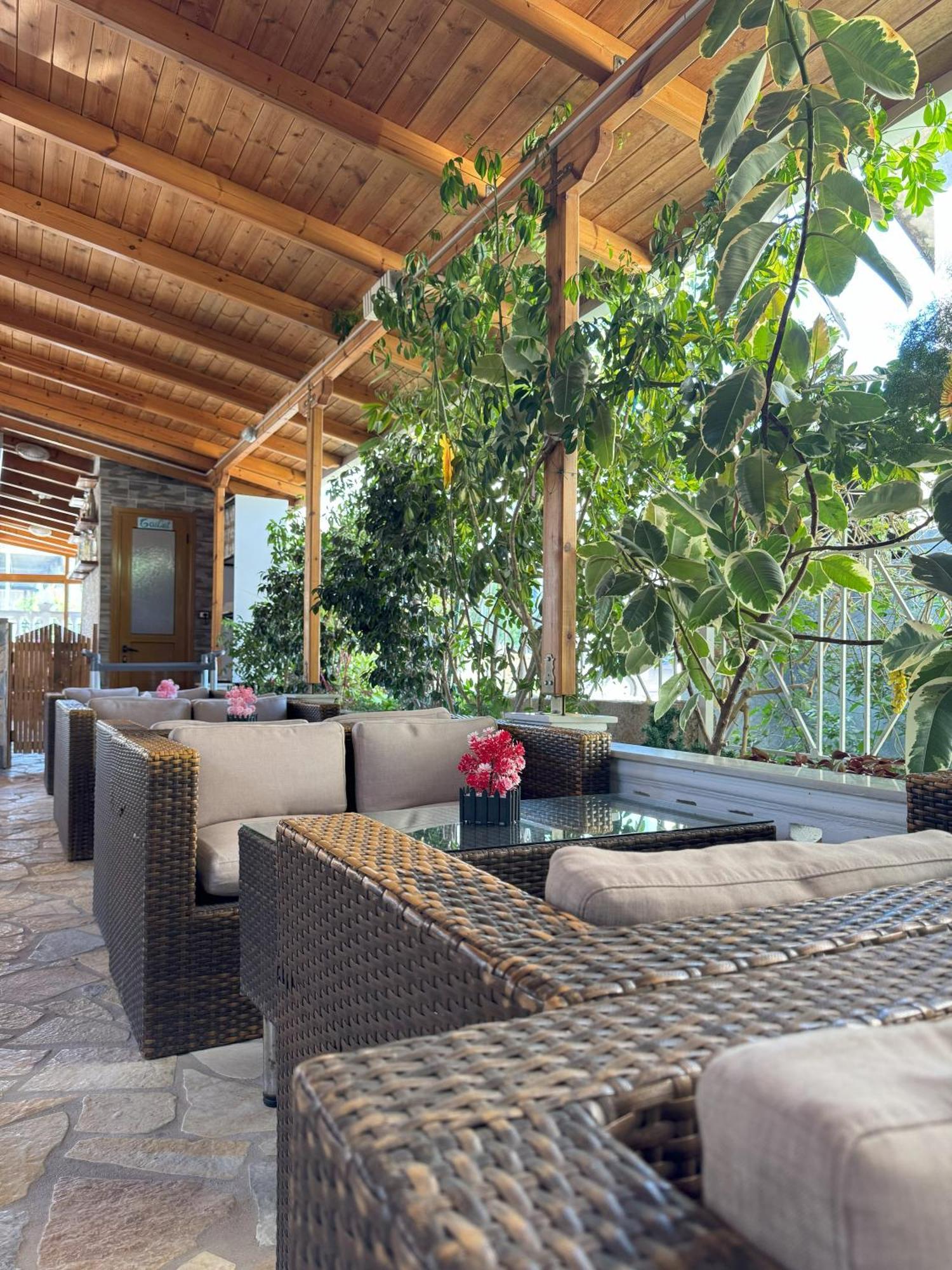 Garden Veli Appartement *